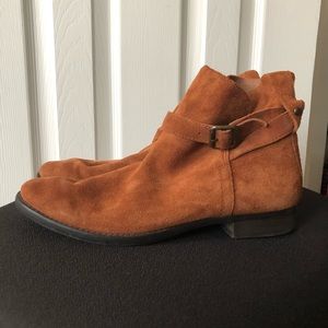 Sam Edelman • Malone Suede Ankle Boot